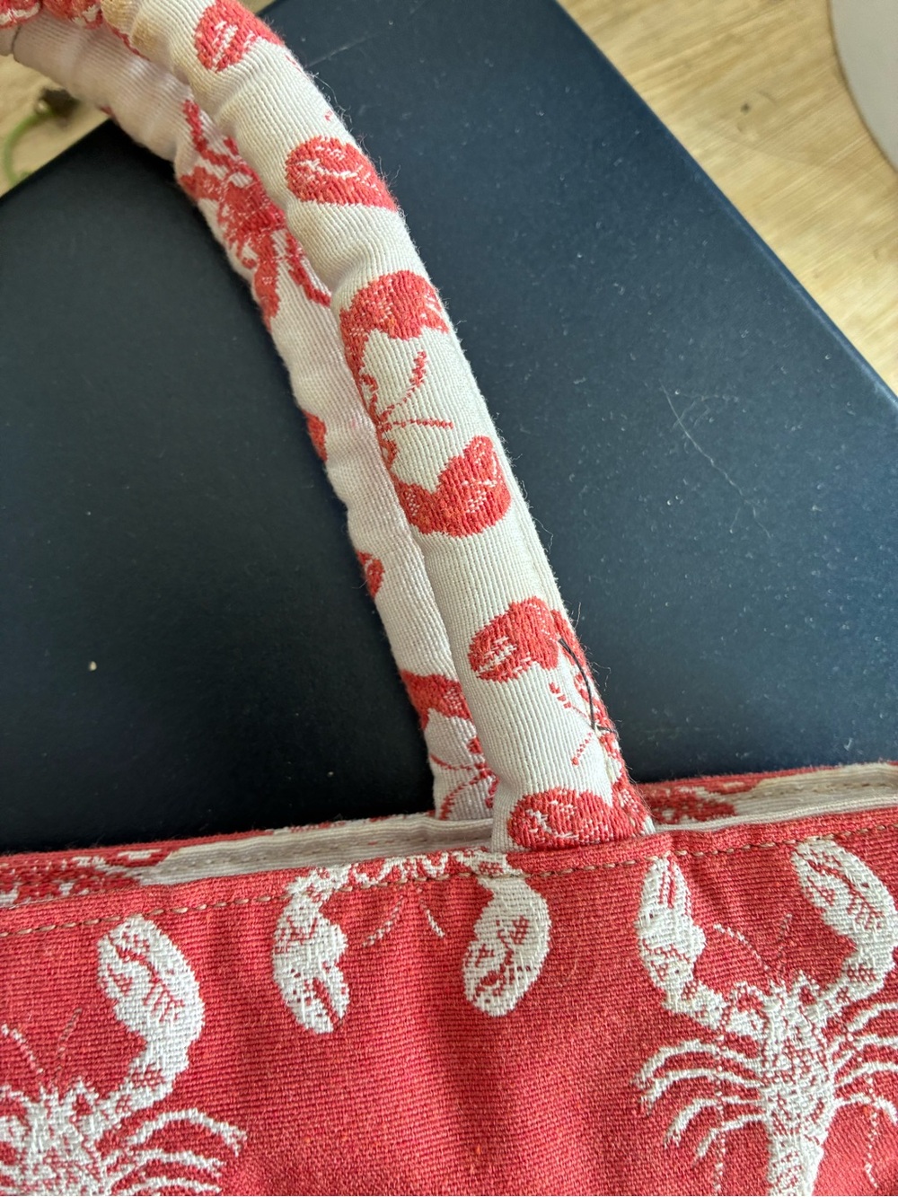 Vintage lobster purse for your cape cod weekend - Picture 2 of 4